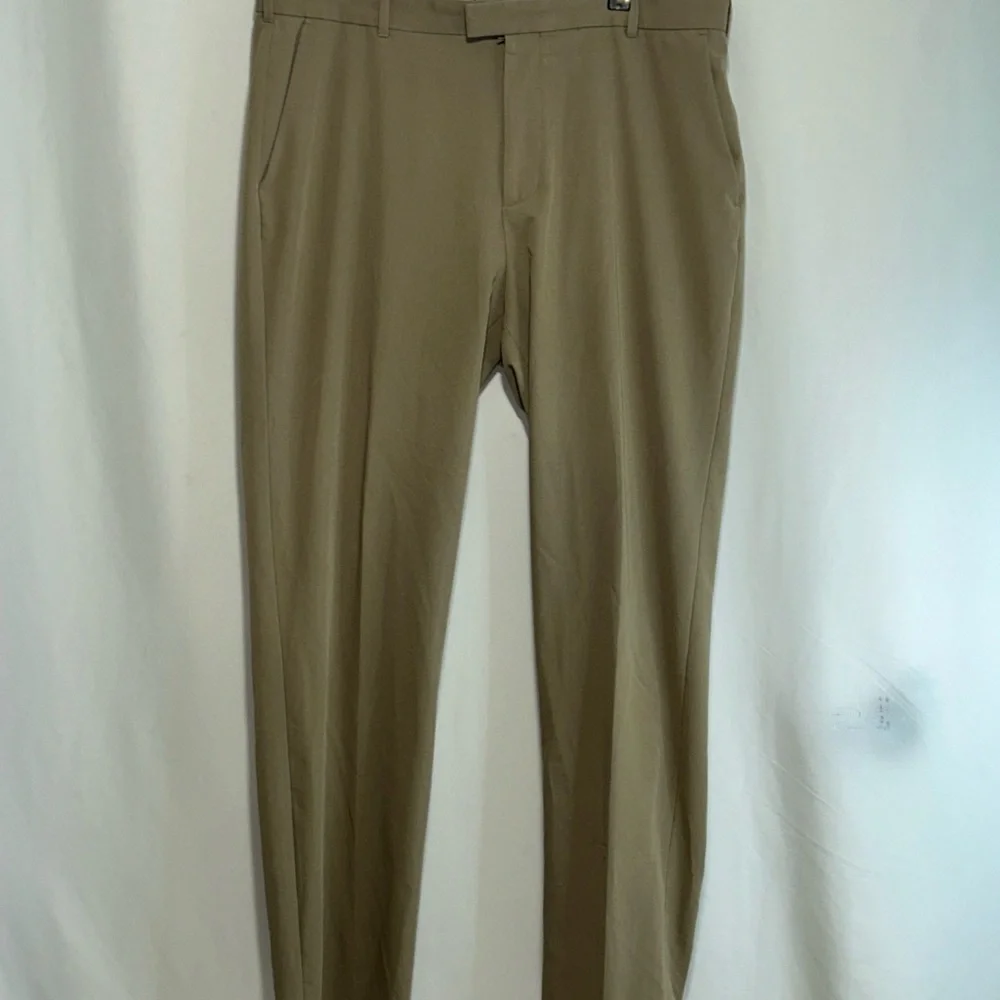 Izod Tan Chinos Classic Fit Lightweight